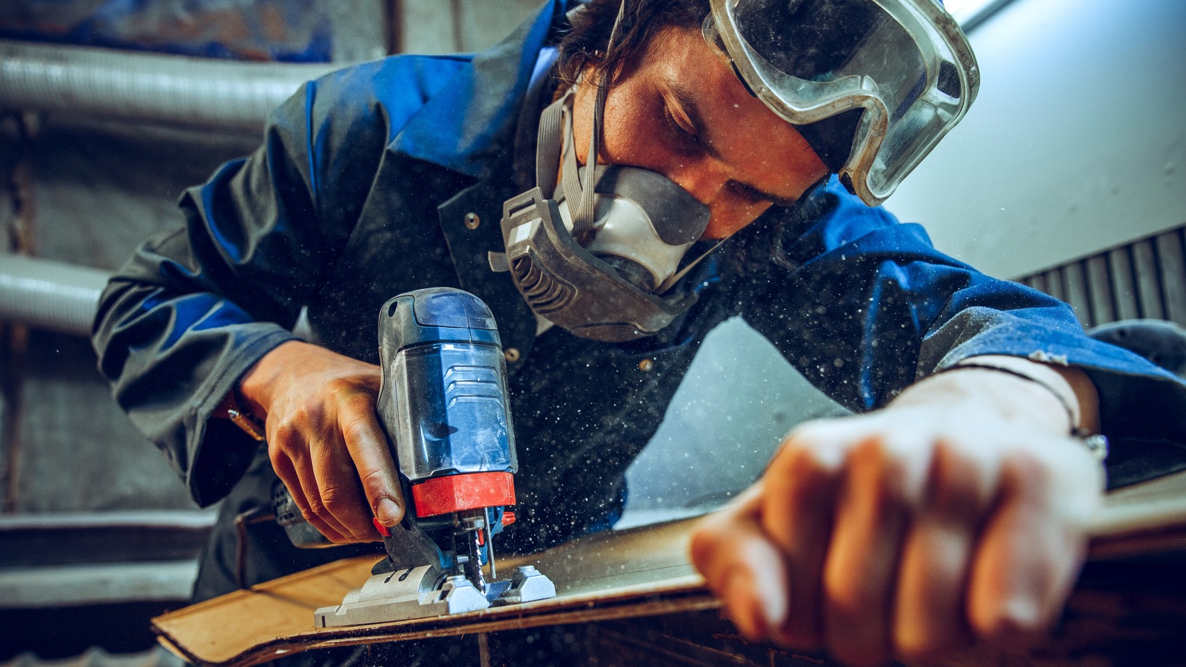carpenter-using-circular-saw-cutting-wooden-boards-construction-details-male-worker-handy-man-with-power-tools